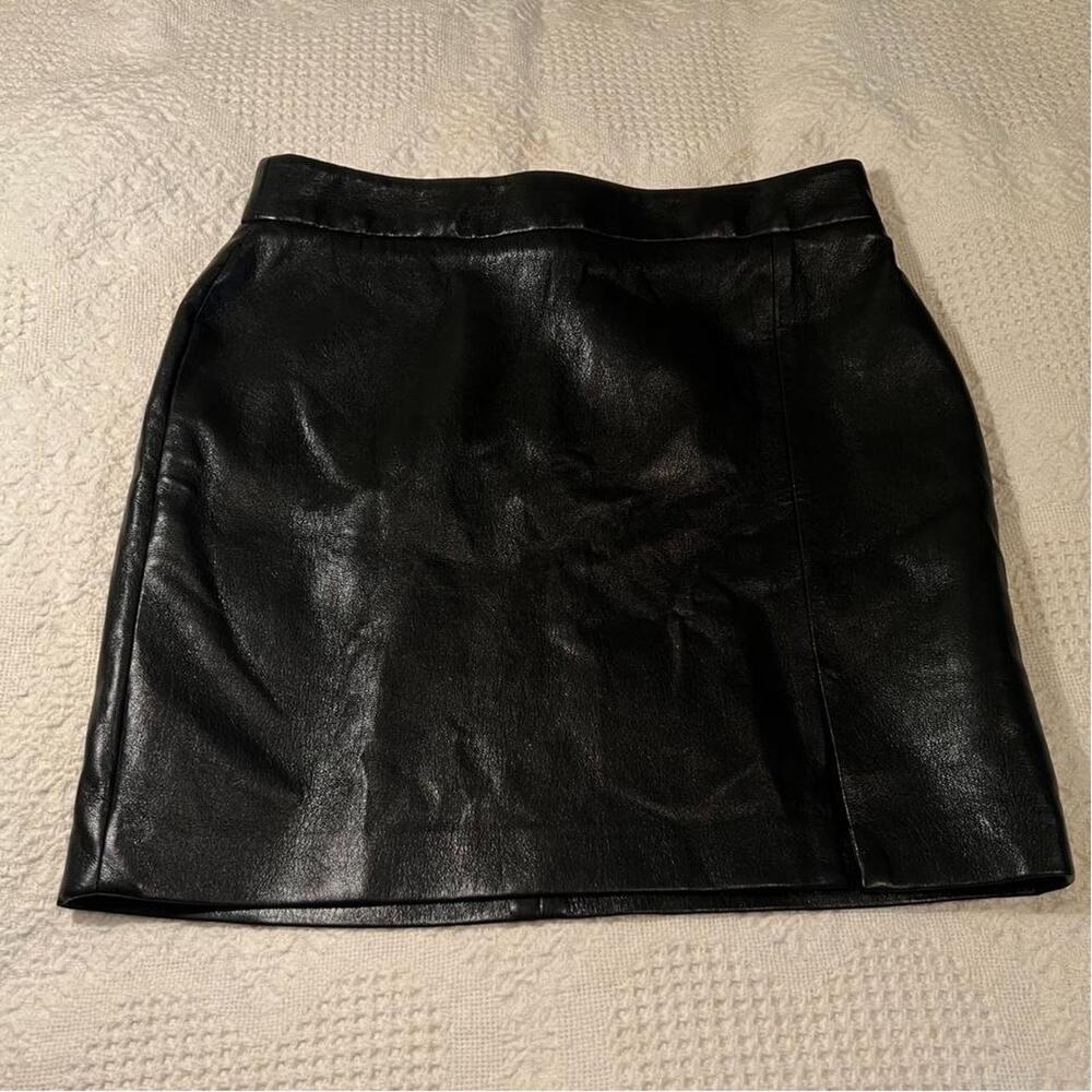 Aritzia wilfred black leather mini skirt